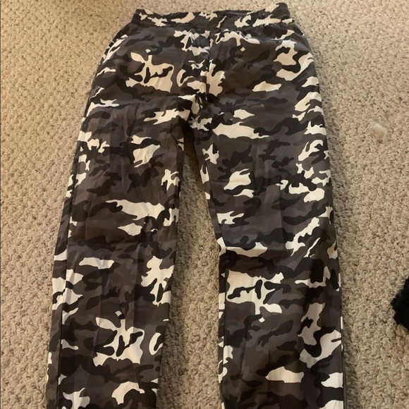 Joggers - Picture 3 of 4